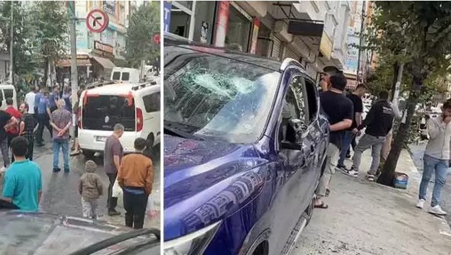 Esenyurt’ta sopalı bıçaklı park yeri kavgası kamerada