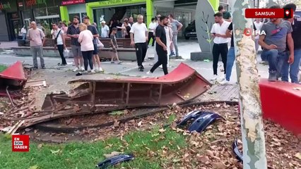 Samsun'da bankta oynayan çocukların bulunduğu yere otomobil çarptı