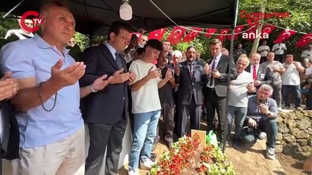 Ekrem İmamoğlu, şehit Piyade Üsteğmen Ömer Fatih Ayar’ın kabrini ziyaret etti