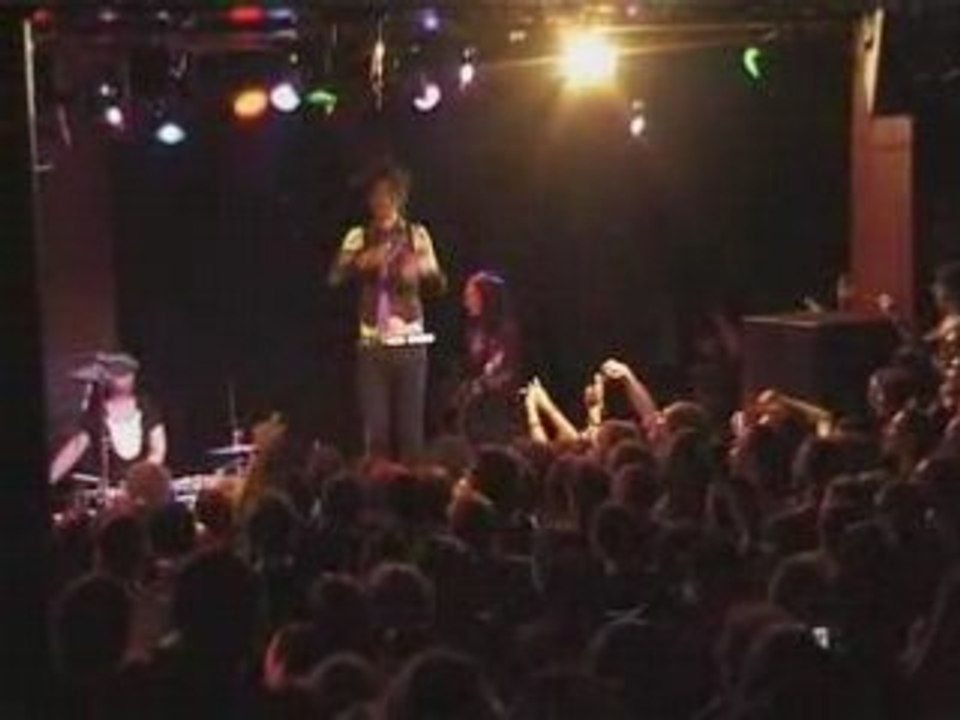 MINDLESS SELF INDULGENCE chante Frere Jacques !!