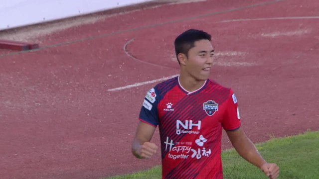 '이동준 결승 골' 김천, 인천 제압하고 3위 도약 / YTN