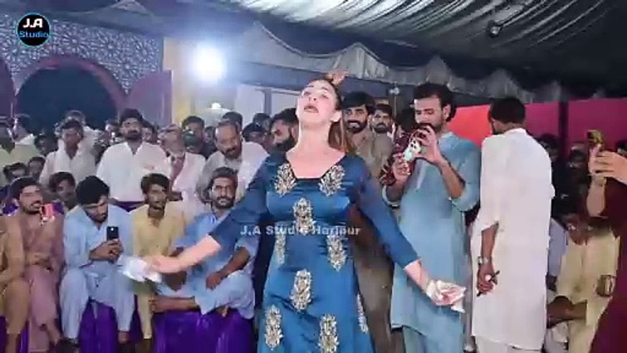 Ishq He Ishq Ka Mosam - Billi Dubai Wali - New Hot Dance Performance 2024