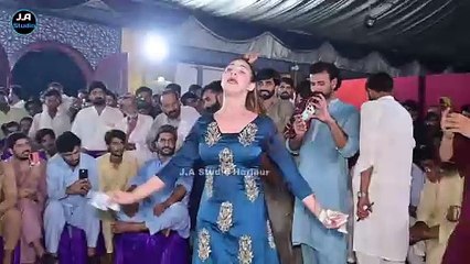 Ishq He Ishq Ka Mosam - Billi Dubai Wali - New Hot Dance Performance 2024