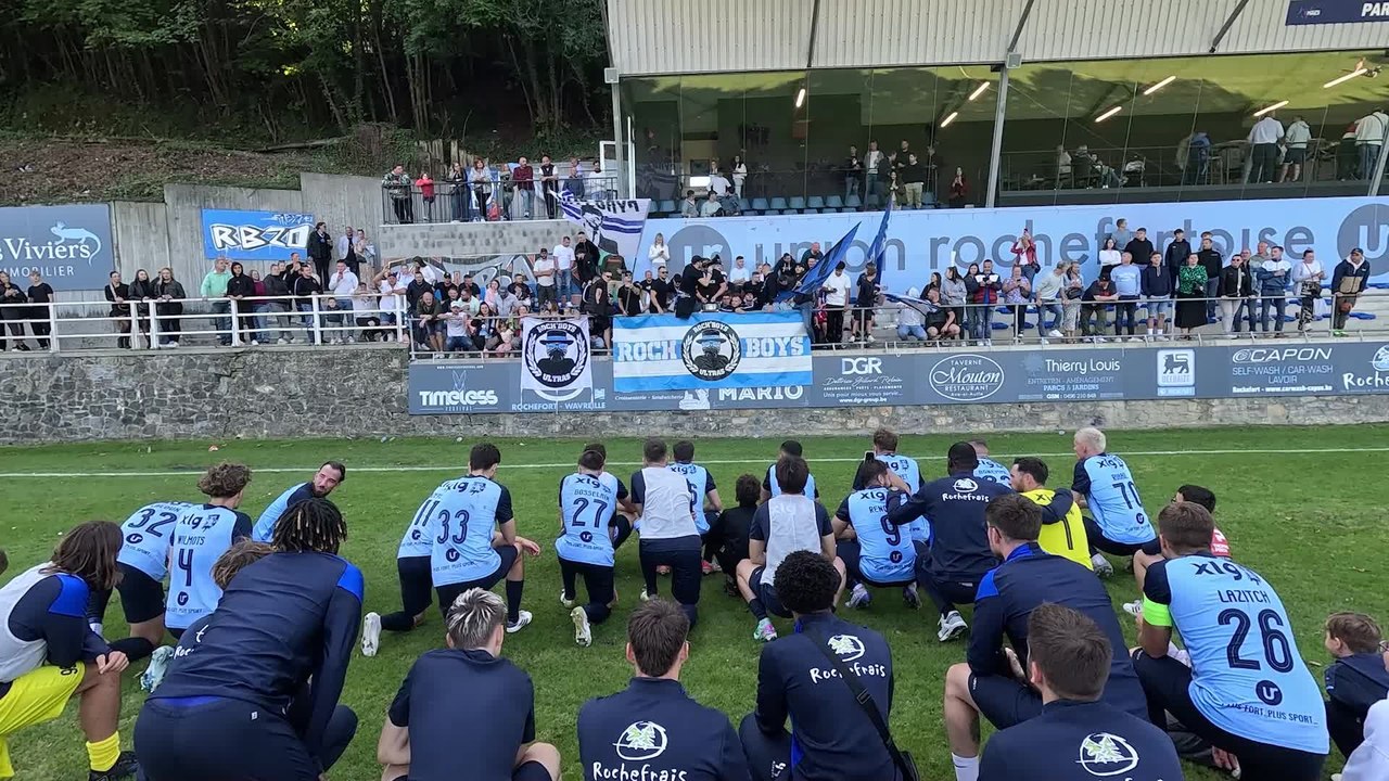 Célébration de Rochefort à la victoire face à SL16