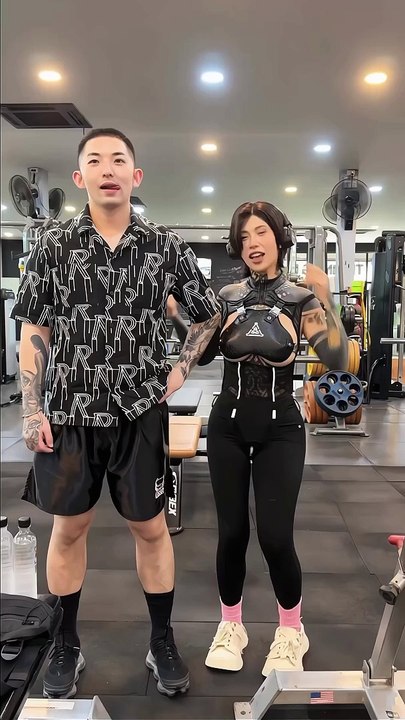 Miabigcat model #following - video Dailymotion