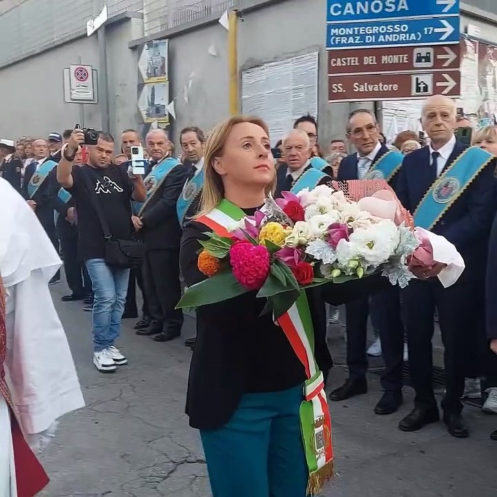 Andria - Festa Patronale 2024: il Sindaco Bruno offre fiori alla Madonna dei Miracoli