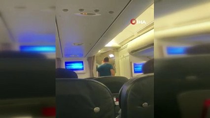 Olay çıkarıp "Benim 10 tane fabrikam var" diyen yolcu uçaktan indirildi