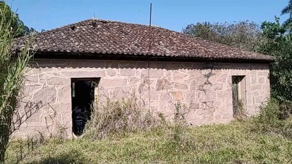NÃO SEI SE FOI UMA BOA IDEIA VOLTAR NO SINISTRO CASARÃO DE PEDRA