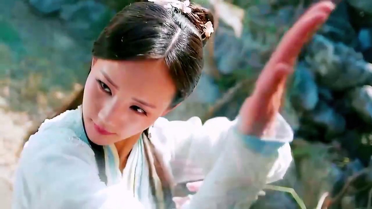 The Legend of the Condor Heroes EP9: Huang Rong demonstrates a Peach Blossom technique