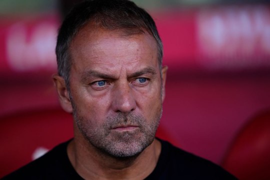 Físico, confianza en los jóvenes y presión: las claves por las que Flick ha caído de pie en el banquillo del Barça