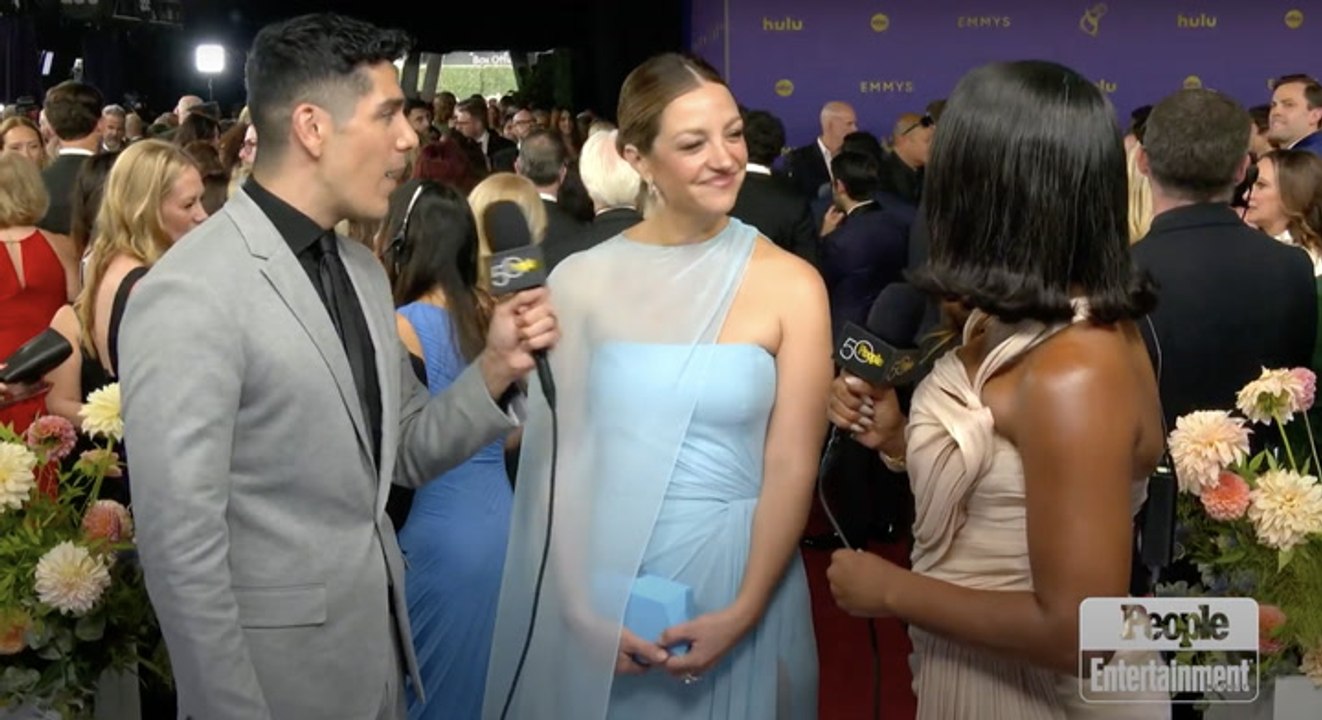 The Bear Star Abby Elliott Says She'd Love Her Dad Chris Elliott to Guest Star on the Show