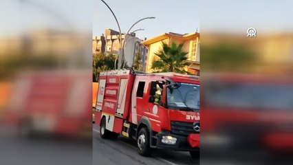 Çayırova'da bir apartmanda yangın çıktı