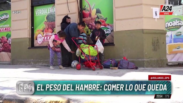 POSTALES DEL HAMBRE: PIDEN ALIMENTOS EN LOS LOCALES DE COMIDA POR PESO