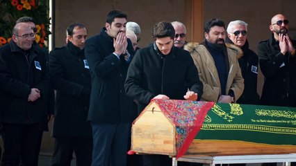 92. Hayat, Amor Sin Palabras (Ask Laftan Anlamaz), en español