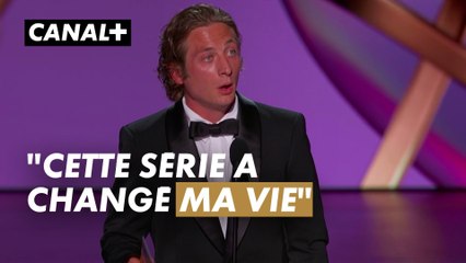 Скачать видео: Jeremy Allen White, meilleur acteur dans une série comique pour The Bear - Emmy Awards 2024