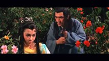 Yin Zhiping found Xiaolongnü could not move and blindfolded her  小龍女被尹志平蒙住了眼睛並抱住了  The Legend of Condor Heroes The movie 神鵰俠侶 1983 張國榮 翁靜晶 楊過與小龍女