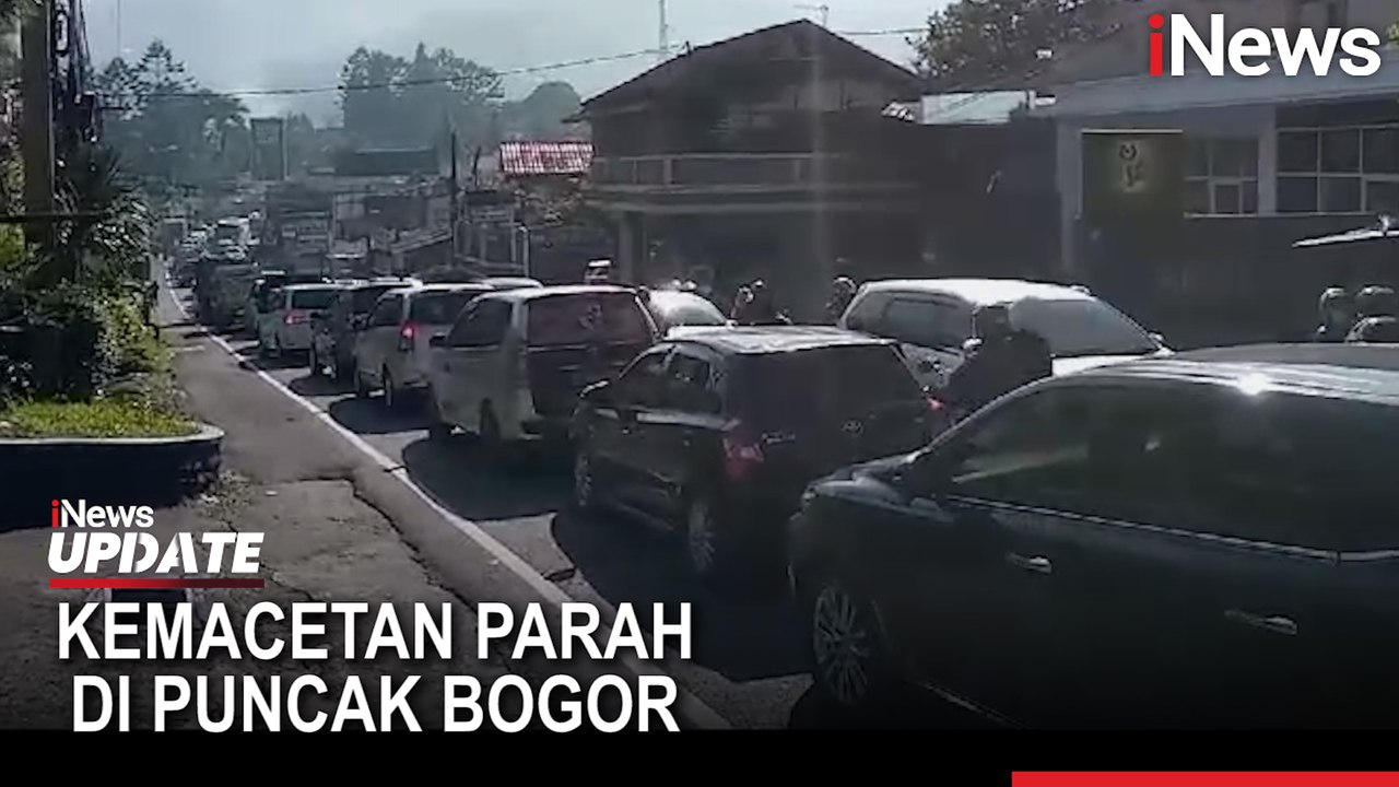 Macet Total di Jalur Puncak Bogor, Satu Wisataw...