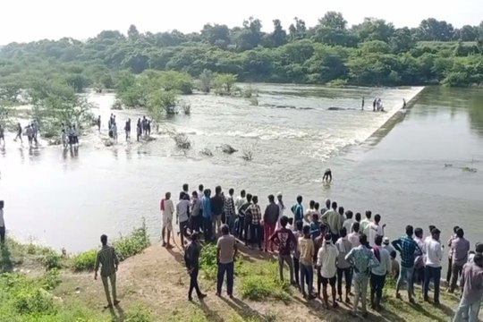 Banas : बीगोद में दूसरे दिन भी नदी में शवों की तलाश जारी, कल हुआ था हादसा