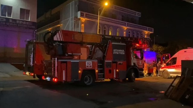 Eyüpsultan'da düğün salonuna patlayıcı madde atıp, silahla havaya ateş açarak kaçtılar