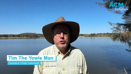 Tim The Yowie Man spots platypus hiding in Lake Burley Griffin and Tidbinbilla