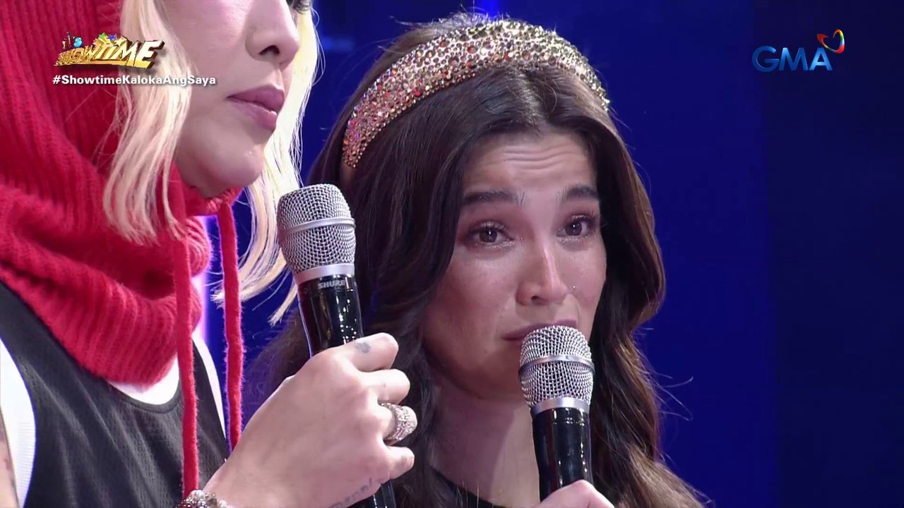 It's Showtime: Jhong Hilario, PINAIYAK SI ANNE CURTIS?! (Showing Bulilit)