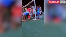 Videosu olmasa kimse inanmaz! Hakemin gol verdiği pozisyona bakın
