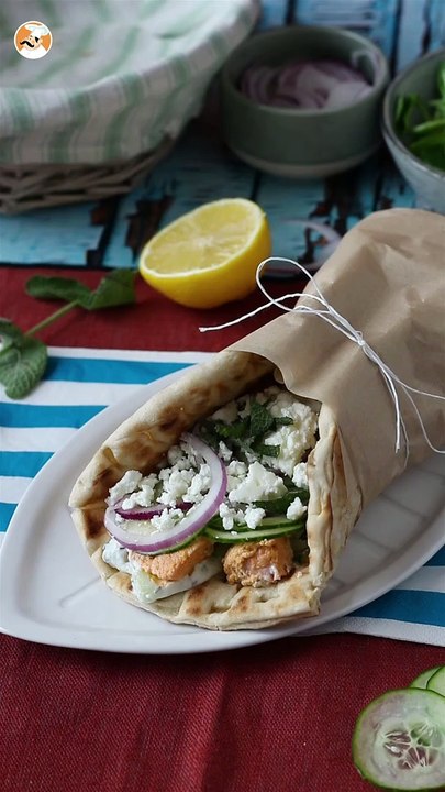 Gyros au saumon, le sandwich grec au poisson parfait pour l'été!