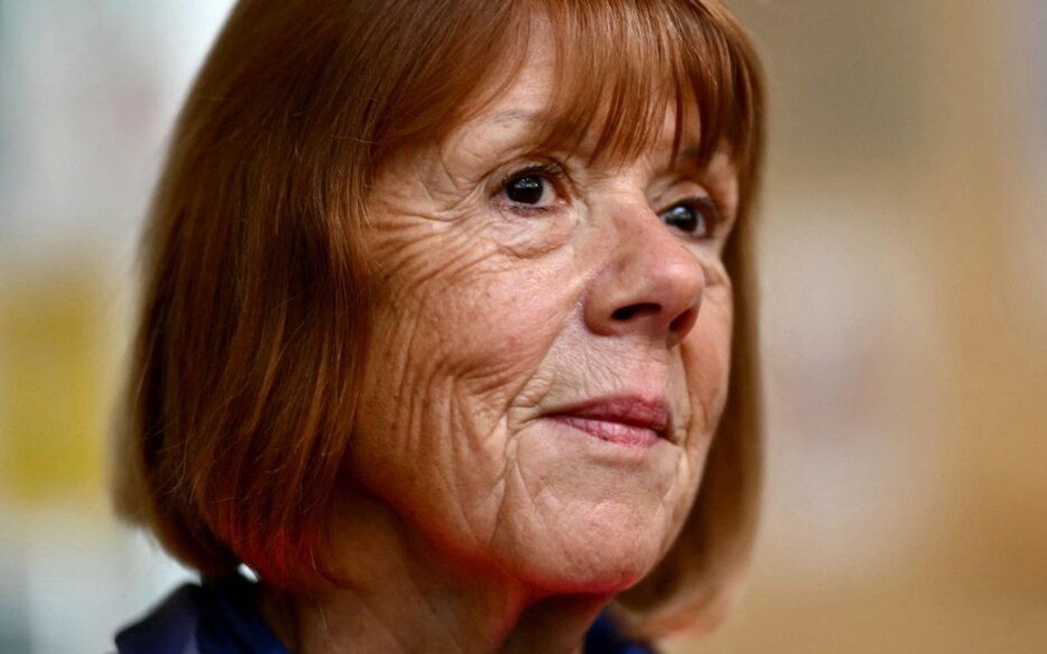 Procès des viols de Mazan : Gisèle Pelicot remercie les manifestants qui lui donnent « la force de mener ce combat »