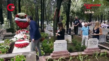 Tarık Akan, 8’inci ölüm yıl dönümünde mezarı başında anıldı