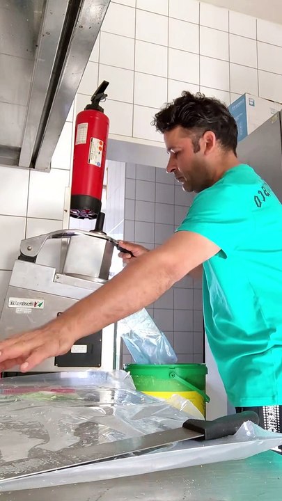 Cheese cutting process