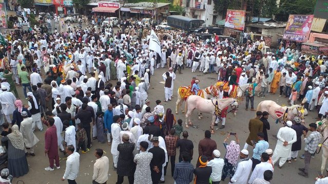 जिलेभर में उत्साह और उमंग के साथ मनाया ईद-ए-मिलादुन्नबी, शहर में निकाला जुलूस