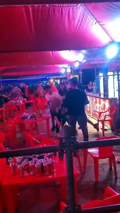 Dos mujeres se fueron a los golpes en feria de El Progreso
