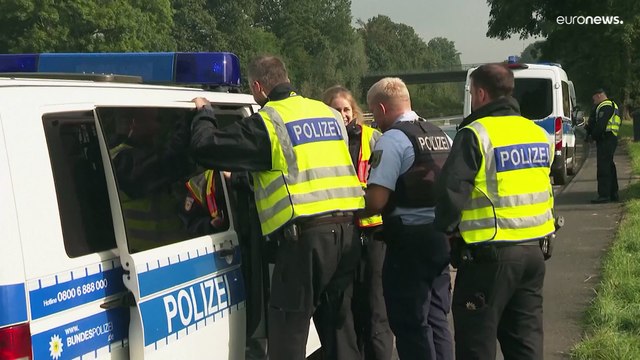 ألمانيا توسع نطاق عمليات التفتيش على حدودها البرية لتشمل حدودها مع جميع الدول الأوروبية التسع