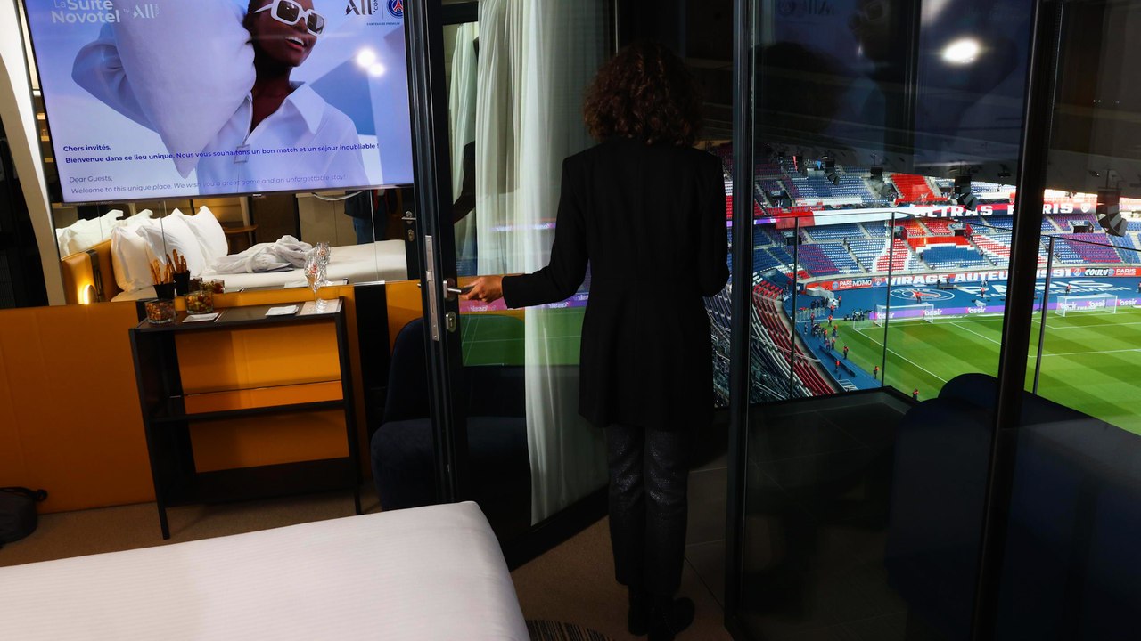 PSG : on a visité la nouvelle… chambre d’hôtel du Parc des Princes, avec vue sur la pelouse