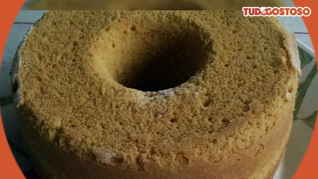 Bolo de fubá com leite de coco