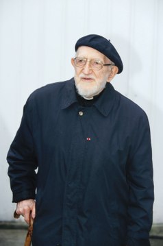 L'Abbé Pierre, fondateur d'Emmaüs décédé en 2007, fait l'objet de lourdes accusations de violences sexuelles.