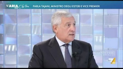 Tajani: "Diamo passaporto a italiani all'estero che non lo meritano"
