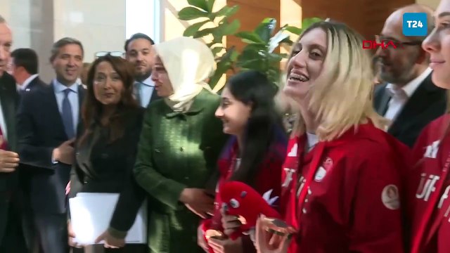 Cumhurbaşkanı Erdoğan, Türkiye Milli Paralimpik Takımı sporcularını kabul etti