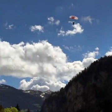 L'Incroyable Atterrissage du Speed Rider Valentin Delluc sur un Lac près d'Avoriaz