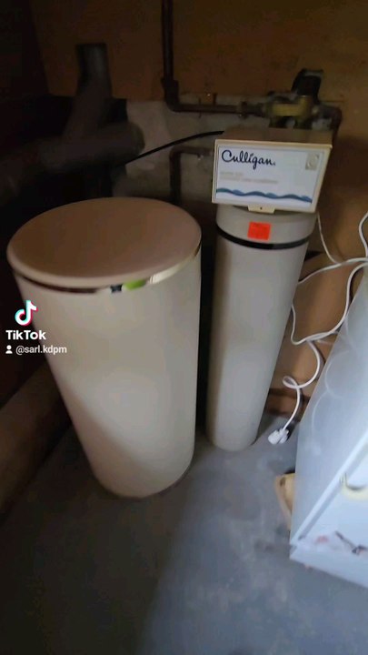 #plombier #chauffage #foryou #fyp  adoucisseur d'eau remplacement par notre bestseller Talent 100 gain de place économie lors de la régénération d'eau plus d'informations www.kdpm.fr