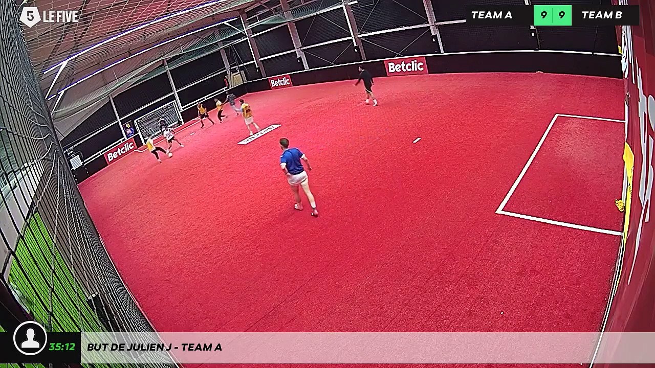 But de Julien J - Team A
