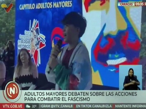 Caracas | Adultos mayores debaten las diferentes acciones para combatir el fascismo en Venezuela