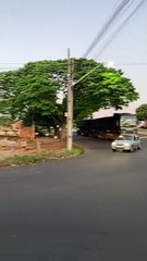 Caminhão com problemas na saída para o Parque Jabuticabeiras causa lentidão no trânsito