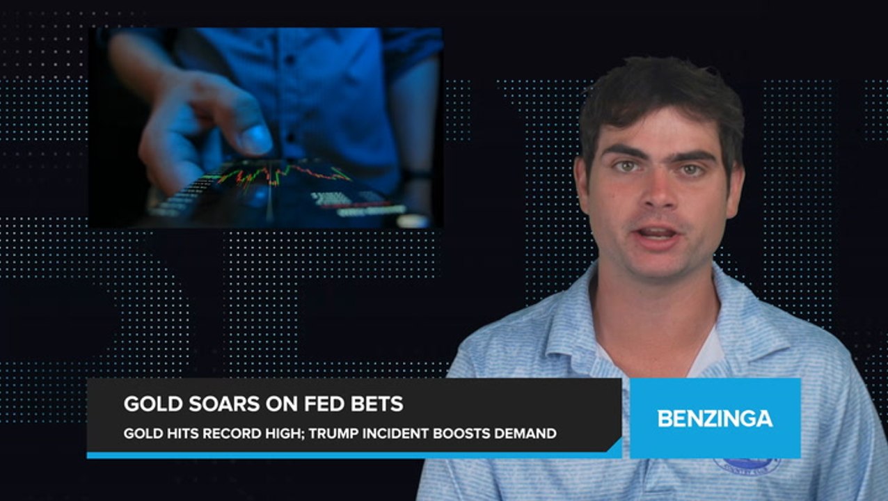 Gold Hits Record High Amid Fed Rate Cut Bets. Shots Fired Near Trump's Golf Course Spurs Safe Haven Demand