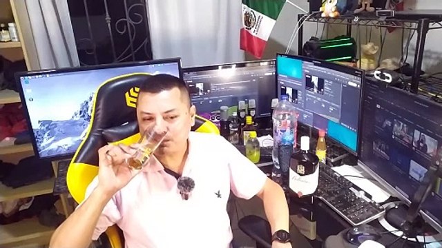 Segunda parte de abriendo una botella de whisky para celebrar las fiestas patrias 15 septiembre viva