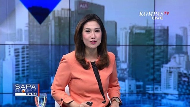 Tabrak Beton Pembatas Jalan, Truk Dinas Kebersihan Sempat Tersangkut!