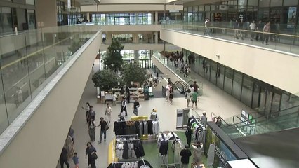 "명절 스트레스 없어"...추석 당일 아웃렛 표정은? / YTN