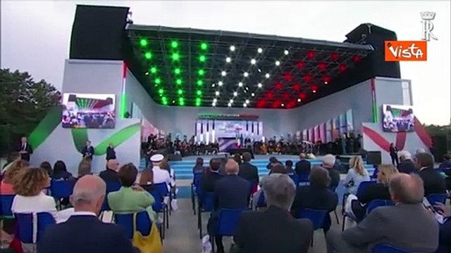 Mattarella a Cagliari all'inaugurazione dell'anno scolastico: «Prevenire il bullismo, non possiamo più chiudere gli occhi»