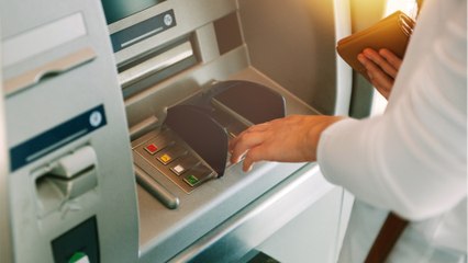 Quel est le montant maximum que je peux retirer en liquide à un distributeur de billets ?