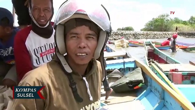 Keseruan Lomba Balap Perahu Tradisional Penangkap Ikan